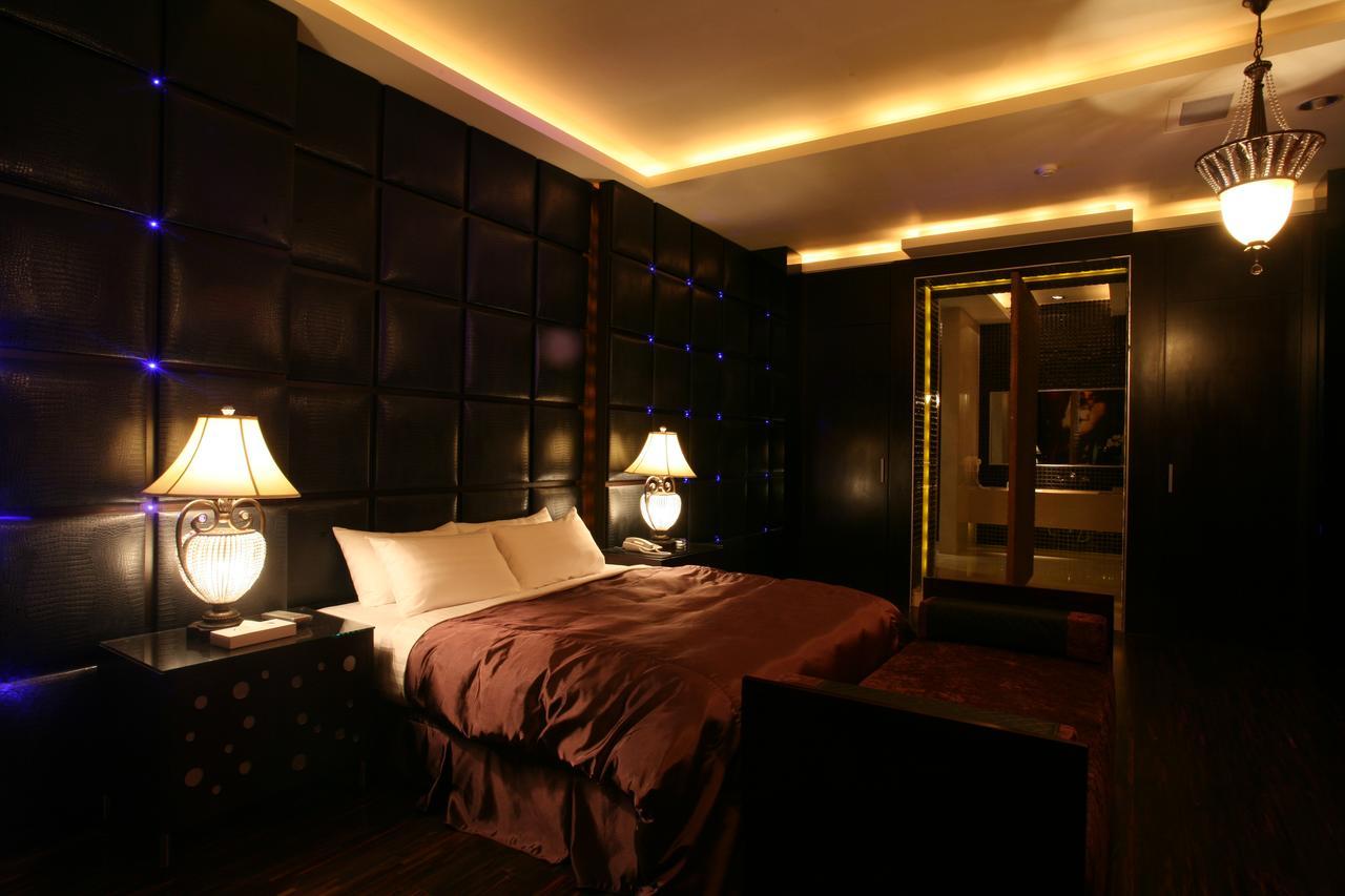 Chateau Boutique Motel Taichung Exteriör bild
