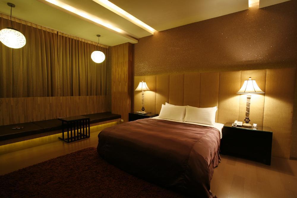 Chateau Boutique Motel Taichung Exteriör bild