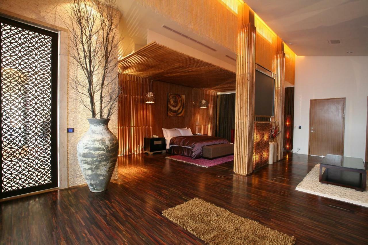 Chateau Boutique Motel Taichung Exteriör bild