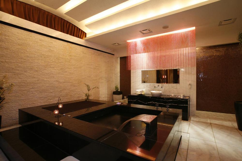 Chateau Boutique Motel Taichung Exteriör bild