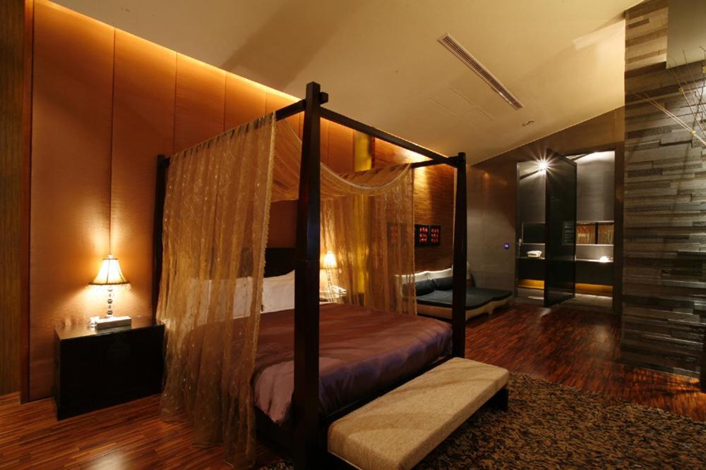 Chateau Boutique Motel Taichung Exteriör bild