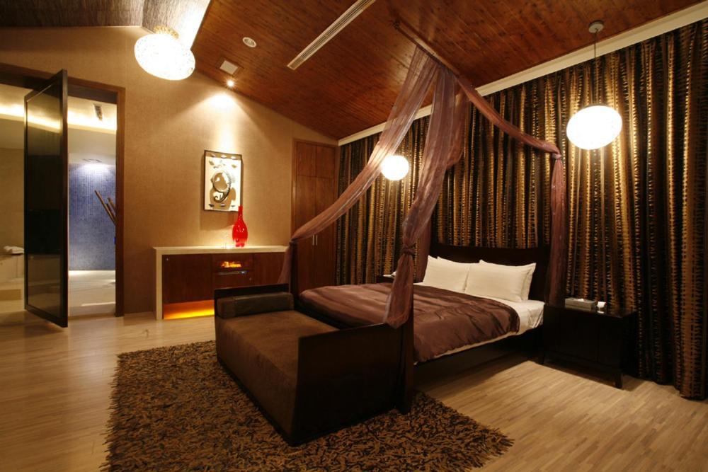 Chateau Boutique Motel Taichung Exteriör bild